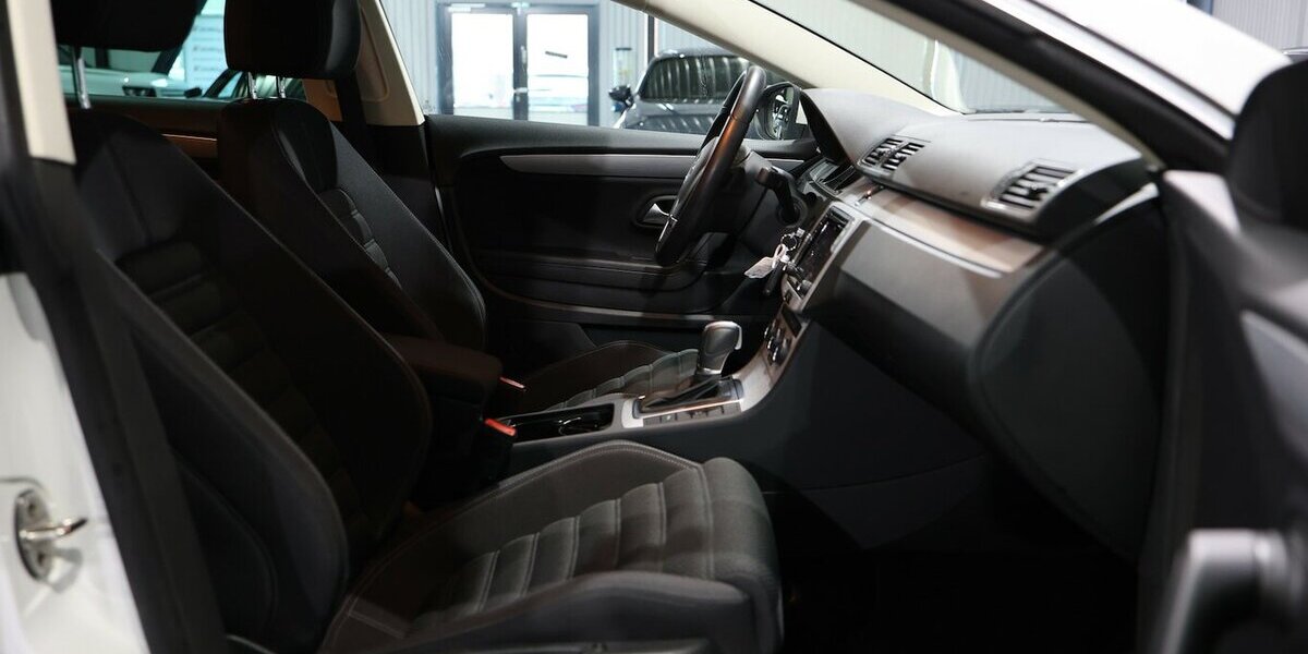 VW CC 1.4 TSI DSG SPORTLINE WHITE / XENON / NAVI+ 92.000 km 14.991 &euro; Hamm 59077