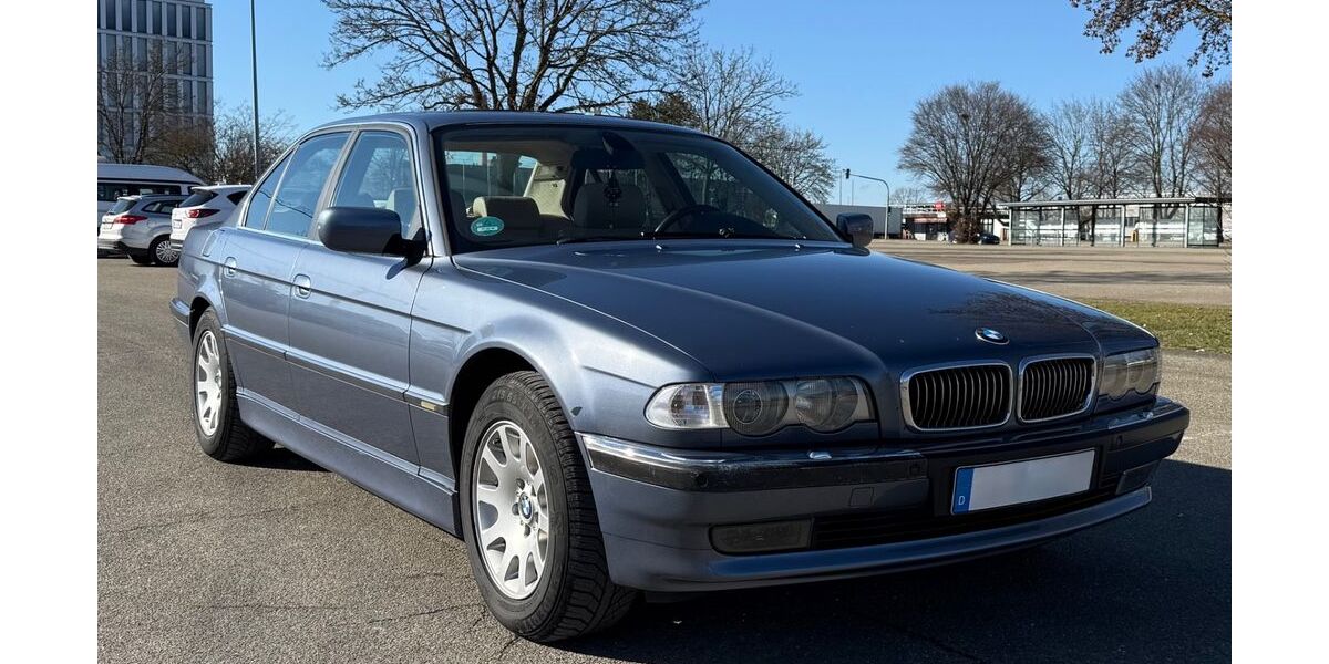 BMW 728 246.139 km 10.300 &euro; Dortmund 44139