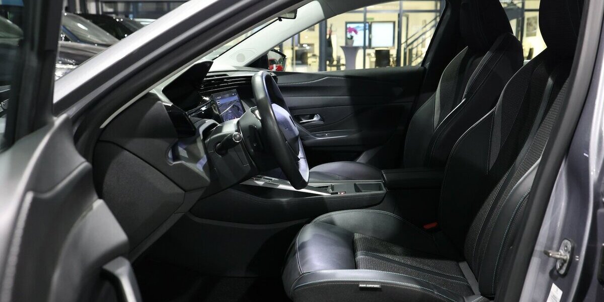 Peugeot 308 SW 130 BLUE-HDI ACTIVE PACK / I-COCKPIT, LED 130.000 km 15.555 &euro; Hamm 59077