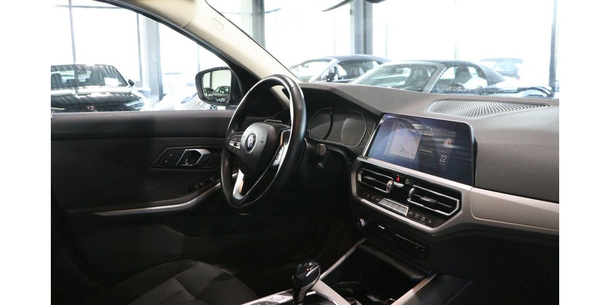 BMW 330d Touring ADVANTAGE / LED / LIVE+NAVI+ 149.000 km 20.555 &euro; Hamm 59077