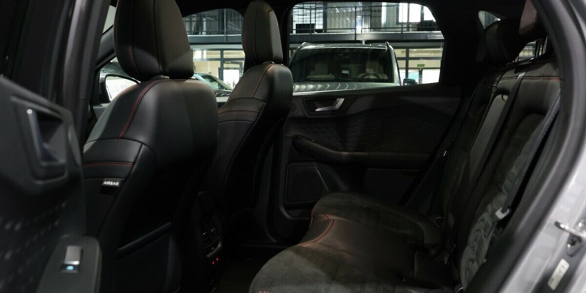 Ford Kuga 2.5 P-HEV ST-LINE-X STYLING SPORT PANORAMA 73.000 km 21.777 &euro; Hamm 59077