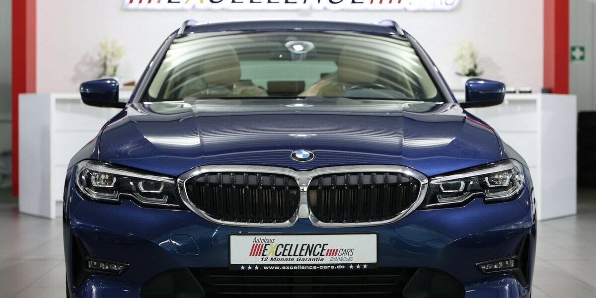 BMW 320d Touring SPORT BLUE & BEIGE / PANORAMA, LED 115.000 km 24.993 &euro; Hamm 59077