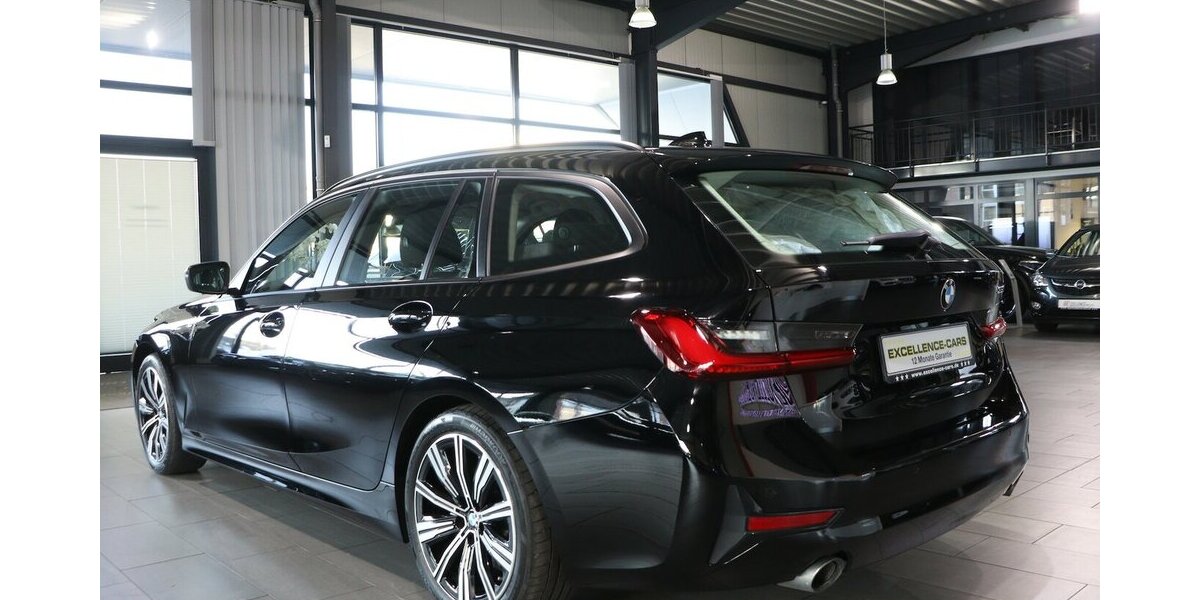BMW 330d Touring ADVANTAGE / LED / LIVE+NAVI+ 149.000 km 22.993 &euro; Hamm 59077