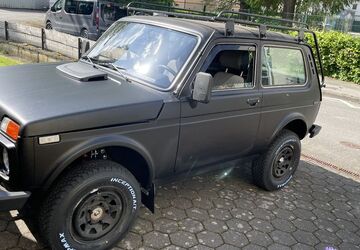 Lada Niva 93.832 km 6.999 &euro; Hemer 58675