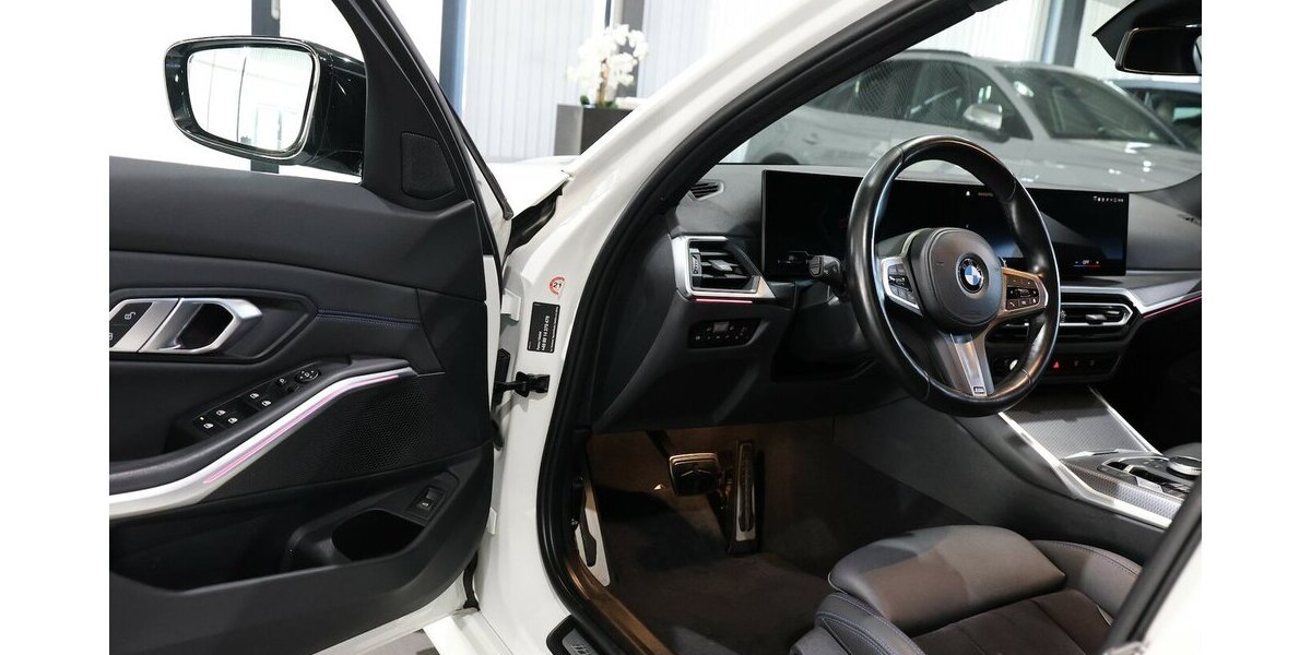 BMW 320d Touring M-SPORTPAKET SHADOW / CURVED 100.000 km 32.555 &euro; Hamm 59077