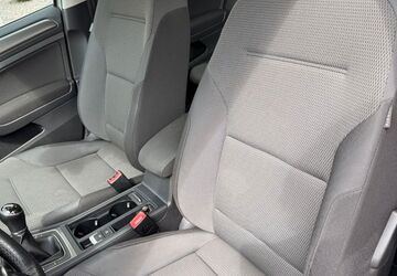 VW Golf 145.000 km 5.900 &euro; Kamen 59174