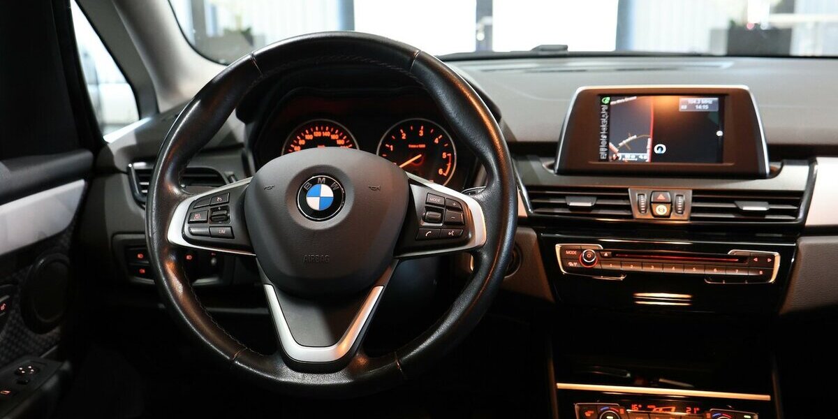 BMW 218 Active Tourer d Advantage LED / NAVI+ / AHK 119.000 km 13.992 &euro; Hamm 59077