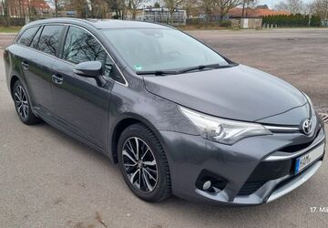 Toyota Avensis 72.254 km 14.990 &euro; Hamm 59071