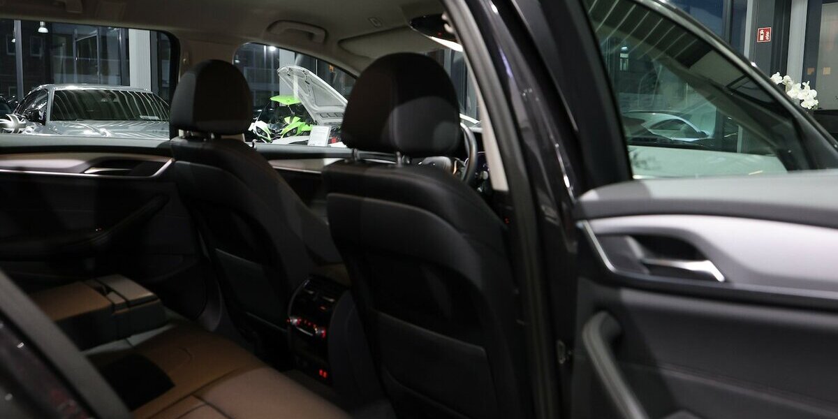 BMW 520d Touring xDrive BUSINESS EL.VOLL-LEDER, LED 14.000 km 38.995 &euro; Hamm 59077