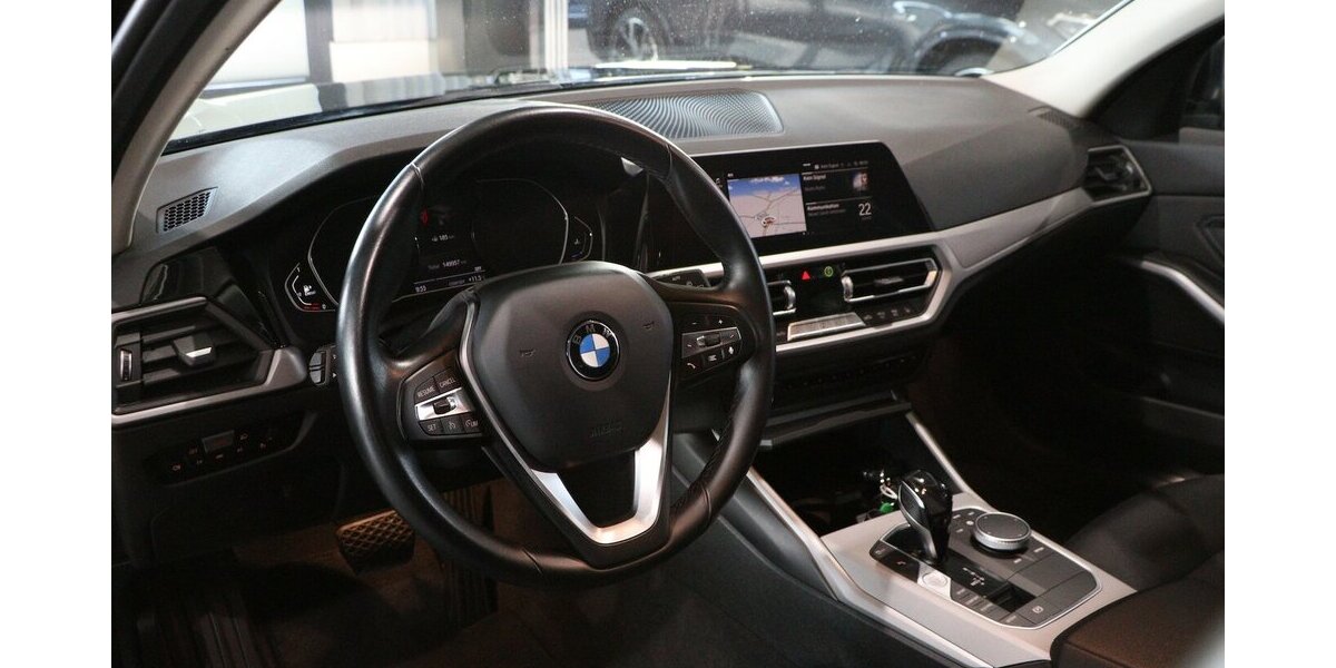 BMW 330d Touring ADVANTAGE / LED / LIVE+NAVI+ 149.000 km 22.993 &euro; Hamm 59077