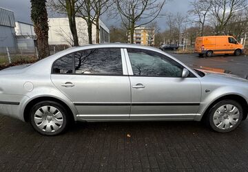 Skoda Superb 233.305 km 1.100 &euro; Dortmund 44328