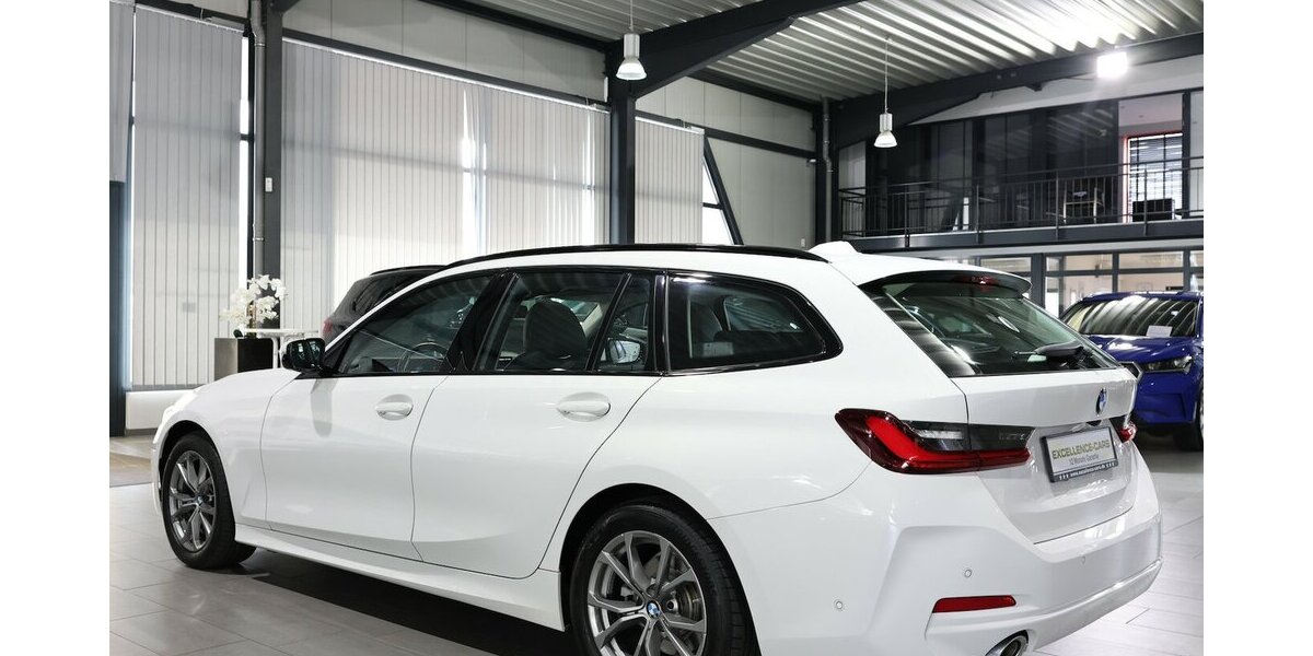 BMW 320d Touring SPORT / CURVED+HEAD-UP / PANORAMA 100.000 km 26.993 &euro; Hamm 59077