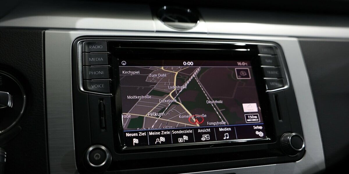 VW CC 1.4 TSI DSG SPORTLINE WHITE / XENON / NAVI+ 92.000 km 14.991 &euro; Hamm 59077