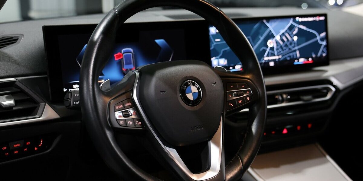 BMW 318d Touring SPORT FACE-LIFT CURVED+NAVI+KAMERA 69.000 km 25.993 &euro; Hamm 59077