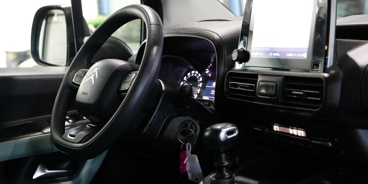 Citroen Berlingo 1.5 BLUE-HDI FEEL XL130 / 7-SITZER / 136.000 km 15.997 &euro; Hamm 59077