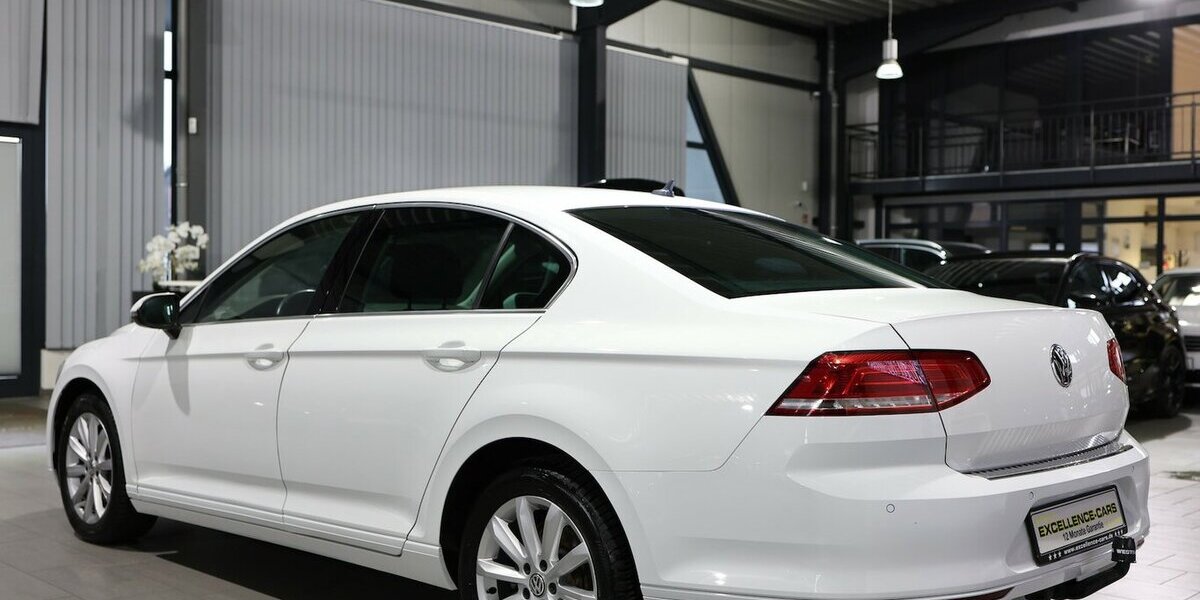 VW Passat 1.6 TDI Comfortline WHITE / MASSAGE+SHZ 176.000 km 10.555 &euro; Hamm 59077