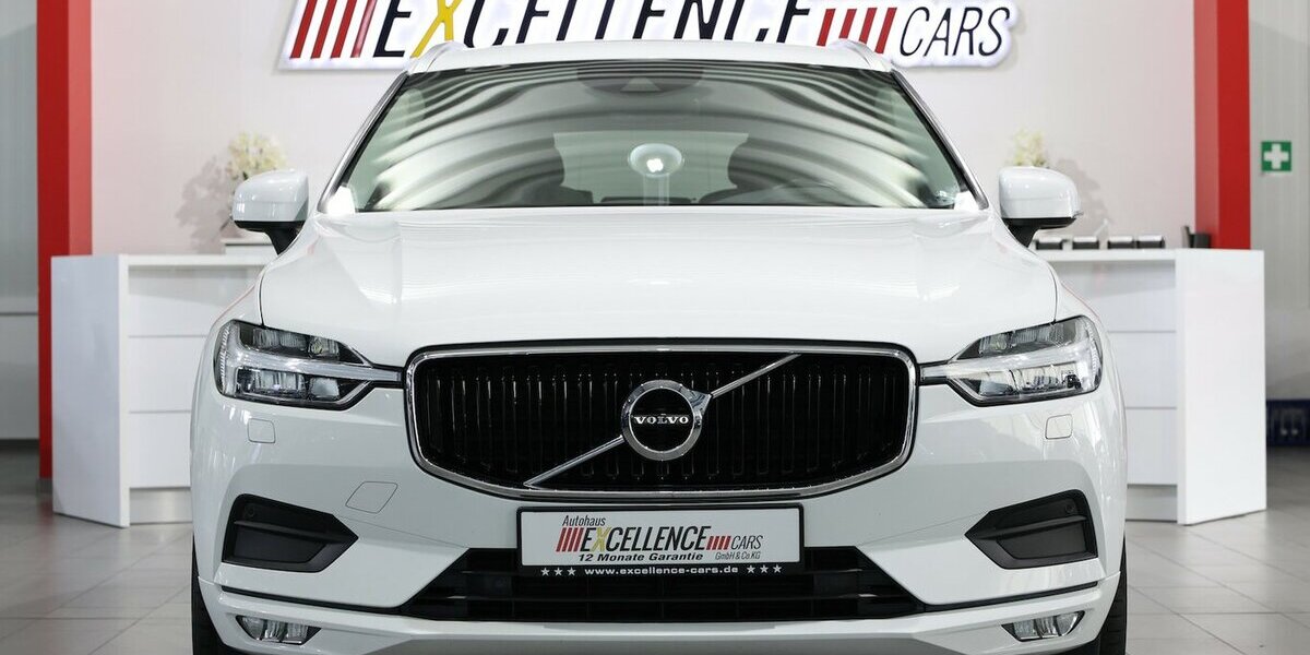 Volvo XC60 D4 MOMENTUM PRO / PANORAMA, MATRIX-LED 130.000 km 26.991 &euro; Hamm 59077