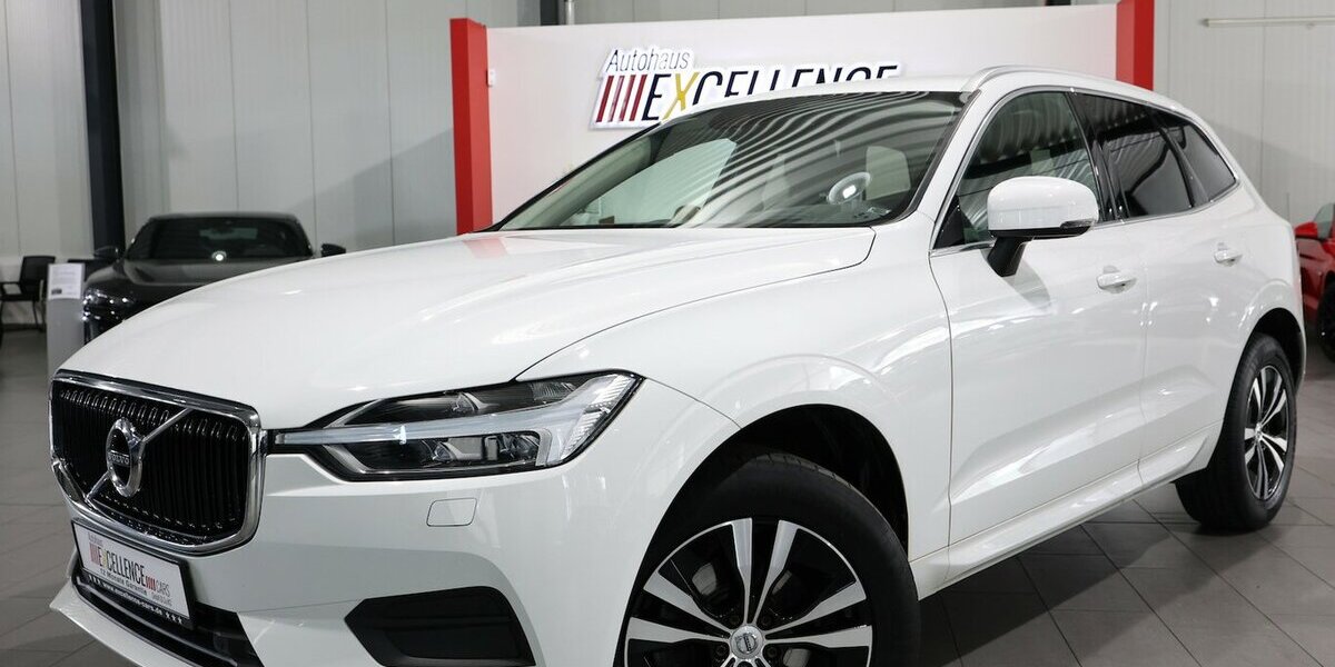 Volvo XC60 D4 MOMENTUM PRO / PANORAMA, MATRIX-LED 130.000 km 26.991 &euro; Hamm 59077