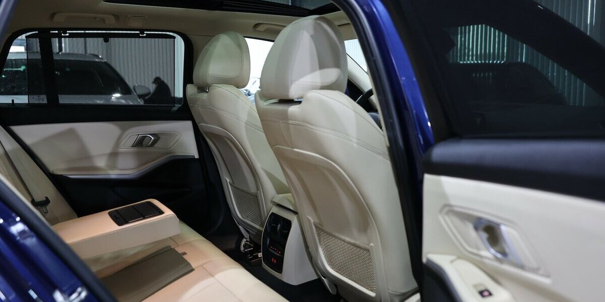 BMW 320d Touring SPORT BLUE & BEIGE / PANORAMA, LED 115.000 km 24.993 &euro; Hamm 59077