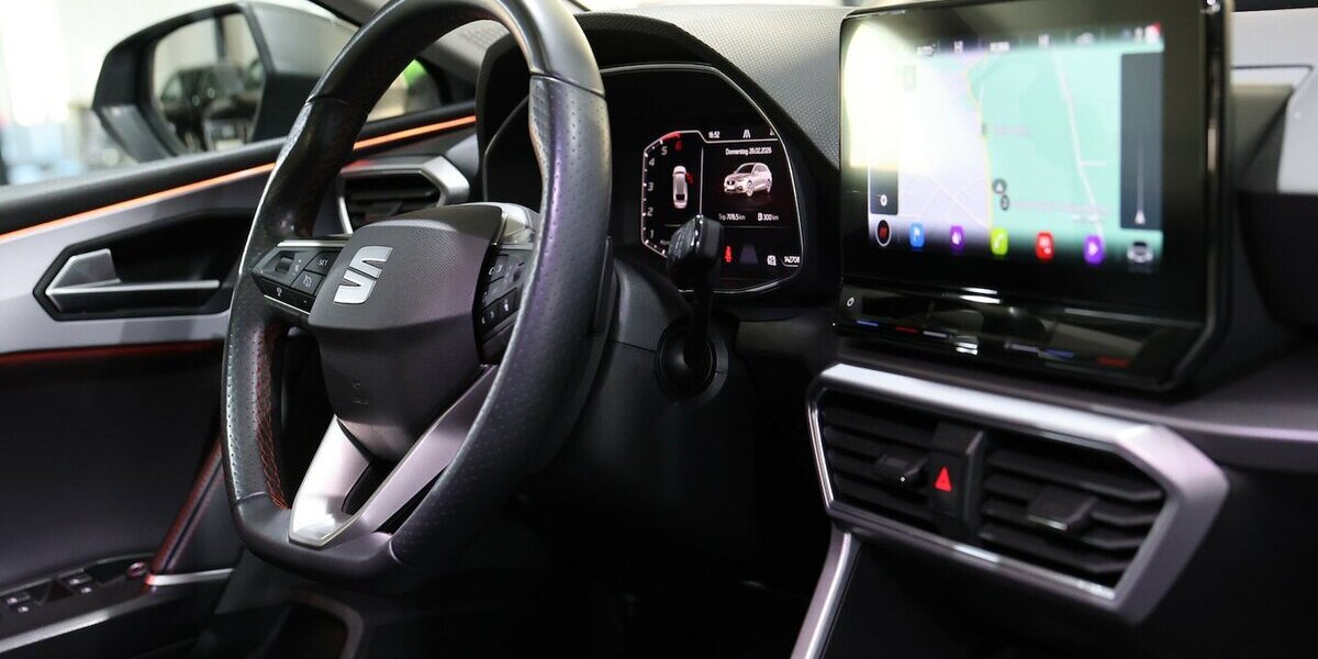 Seat Leon ST 2.0 TDI DSG FR-SPORT-PLUS / LED,PANORAMA 142.000 km 20.777 &euro; Hamm 59077