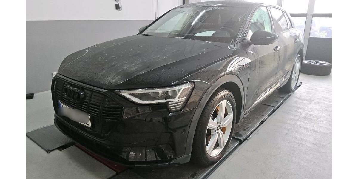 Audi e-tron 59.689 km 36.615 &euro; Hagen 58091