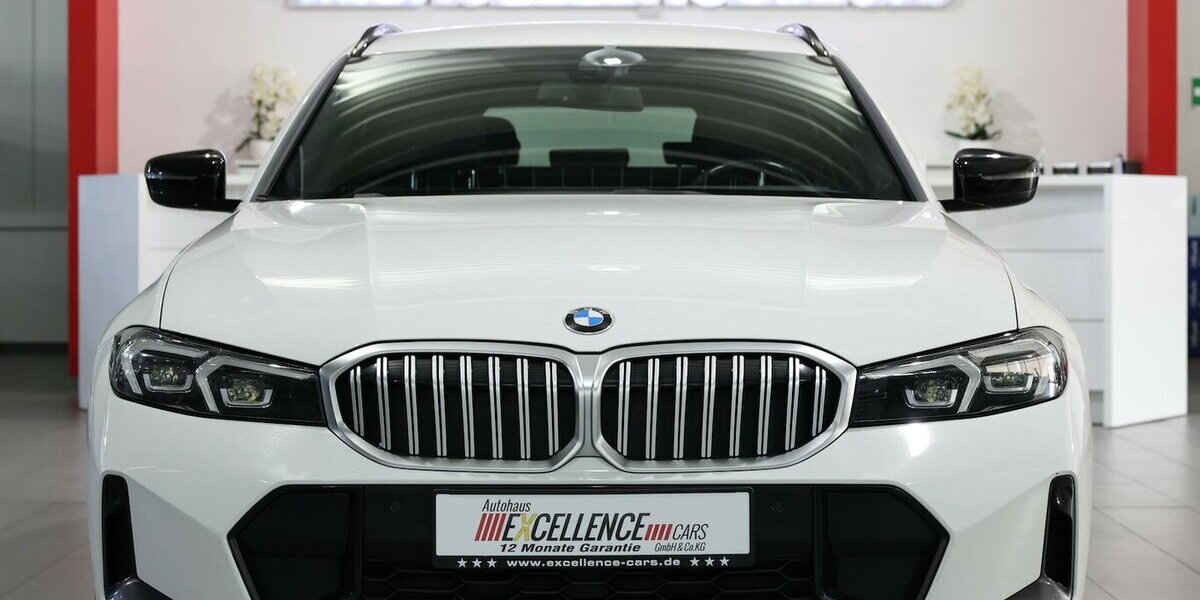 BMW 320d Touring M-SPORTPAKET SHADOW / CURVED 100.000 km 32.555 &euro; Hamm 59077