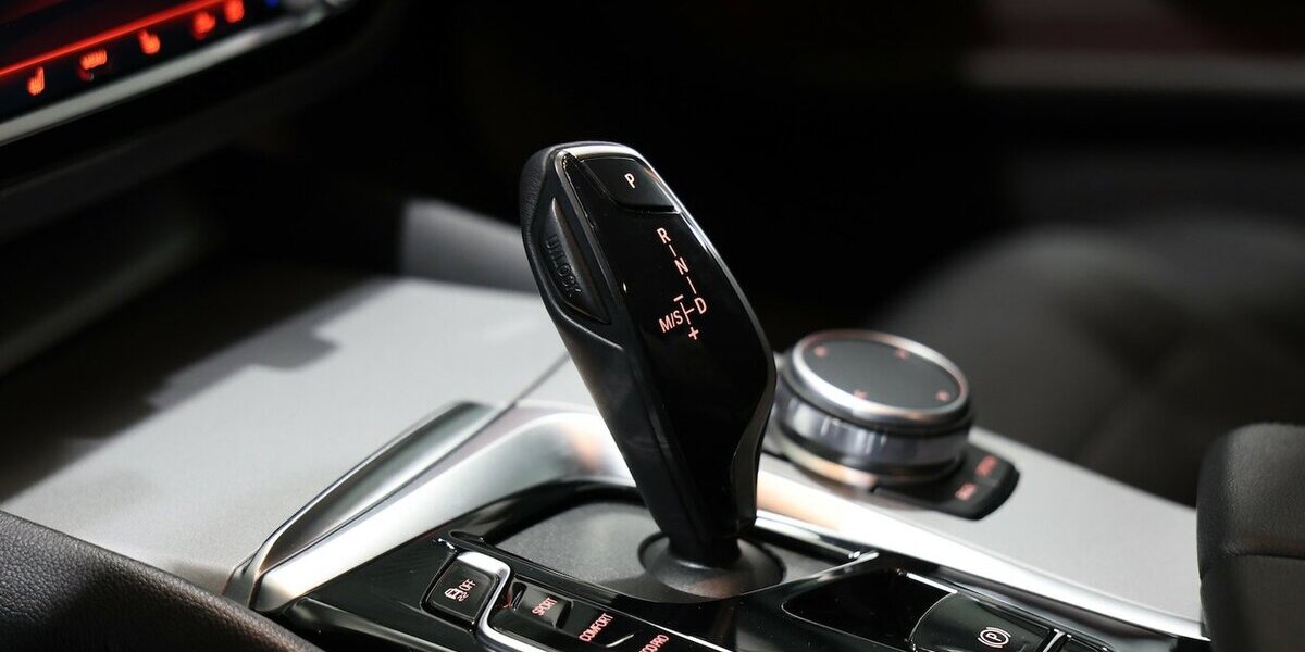 BMW 520i Touring BUSINESS / LIVE-COCKPIT-PRO+ / LED 140.000 km 24.777 &euro; Hamm 59077