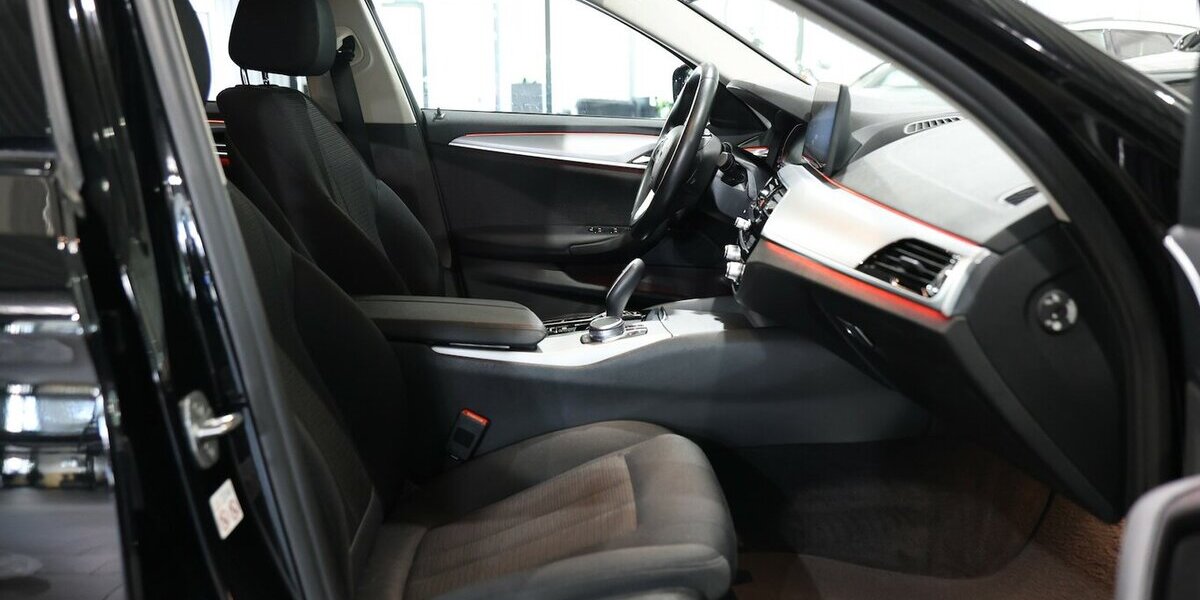 BMW 520i Touring BUSINESS / LIVE-COCKPIT-PRO+ / LED 140.000 km 24.777 &euro; Hamm 59077