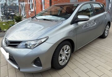 Toyota Auris 206.500 km 5.600 &euro; Ahlen 59229